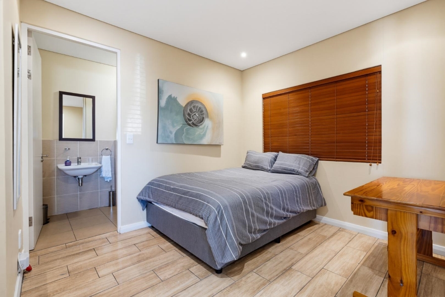To Let 2 Bedroom Property for Rent in Lagoon Beach Western Cape